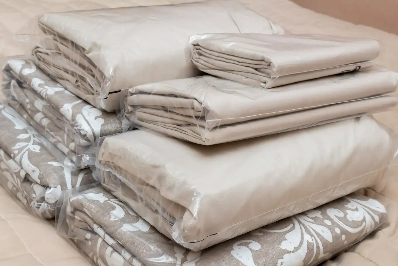 Hurtownia pościeli – jakie materiały najlepiej sprawdzają się w codziennym użytkowaniu?